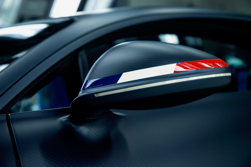 Illustration for article titled The French Pride Bugatti Chiron Is My Favorite Supercar This Week